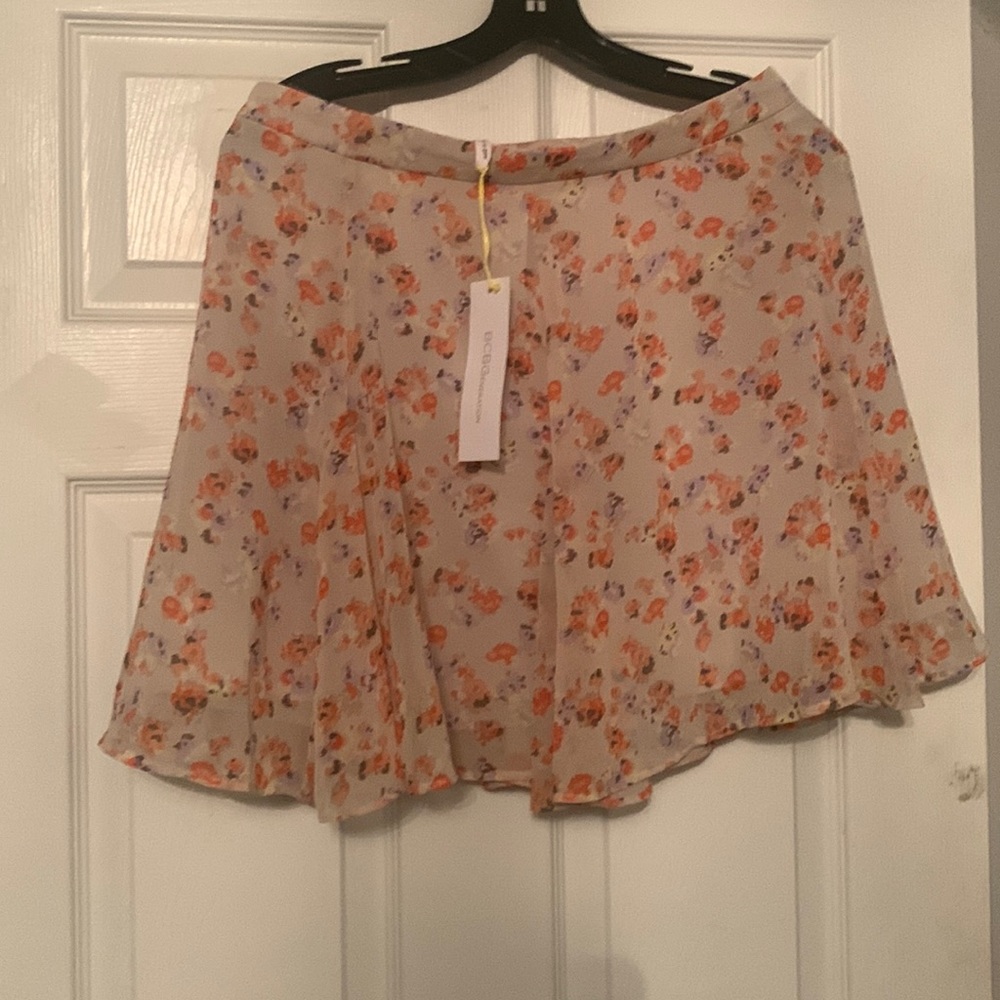 NWT BCBG Generation Short Summer Floral Skirt- size 10